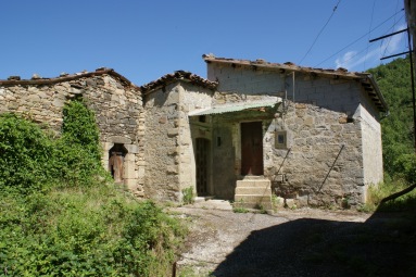 Stivigliano di Valle Castellana (Te): la piazzetta