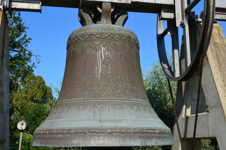 Chiesa di S.Maria Assunta a Tortoreto Lido (Te): la campana "Raffaella"