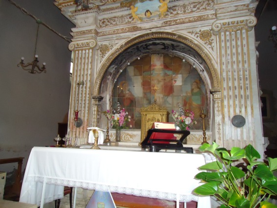 Chiesa della SS. Trinità a Trinità di Campli: dipinto sull'edicola-santuario