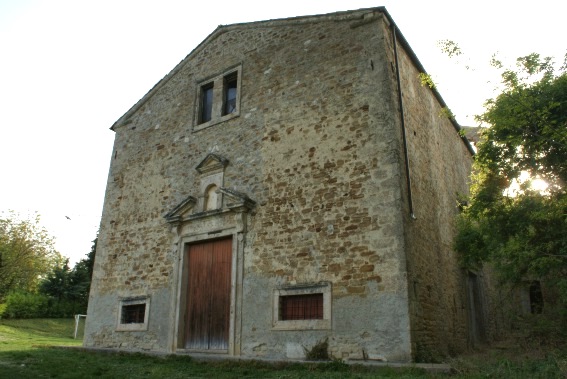 Facciata principale della Chiesa diella SS. Trinit a Trinit di Campli