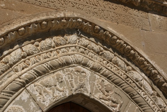 Chiesa di S.Maria di Stornazzano a Valle Castellana (Te): portale