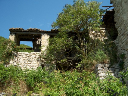 Valle Piola di Torricella Sicura (Te): ruderi