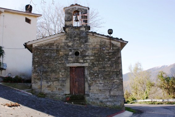 Chiesa della Madonna del Carmine a Vernesca di Cortino (Te)
