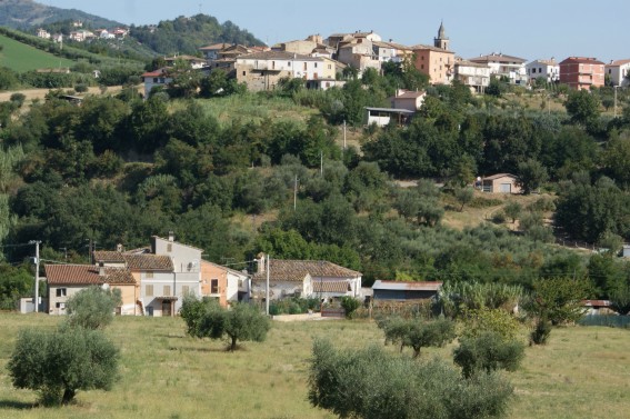 Villa Butteri e, in alto, Villa Ripa di Teramo