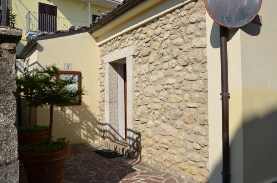 Chiesa di S.Maria delle Grazie a Villa Rossi di Castelli (Te)