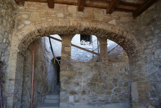 Villa Sciarra di Torricella Sicura (Te): arco ellittico