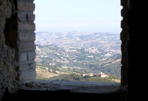 Villa Sciarra di Torricella Sicura (Te): veduta della città di Teramo da Palazzo Sciarra