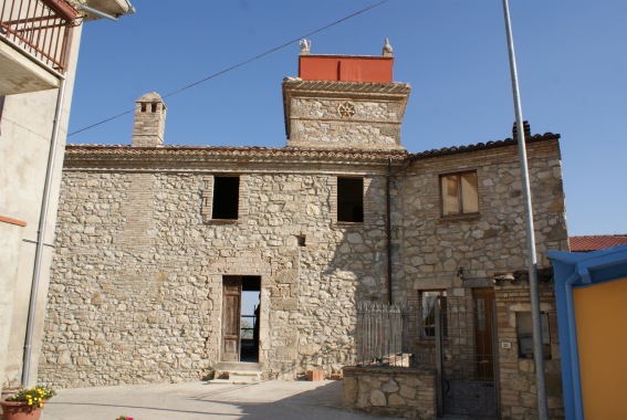 Villa Sciarra di Torricella Sicura (Te): Palazzo Sciarra