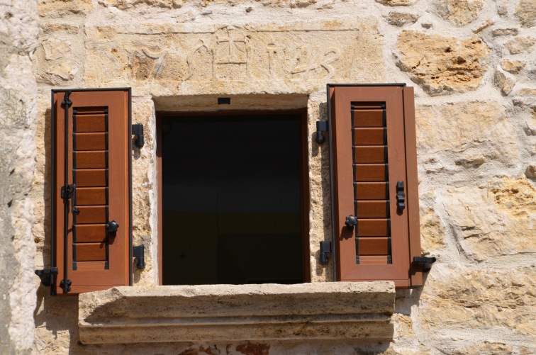 Villafranca di Valle Castellana (Te): iscrizione su un architrave